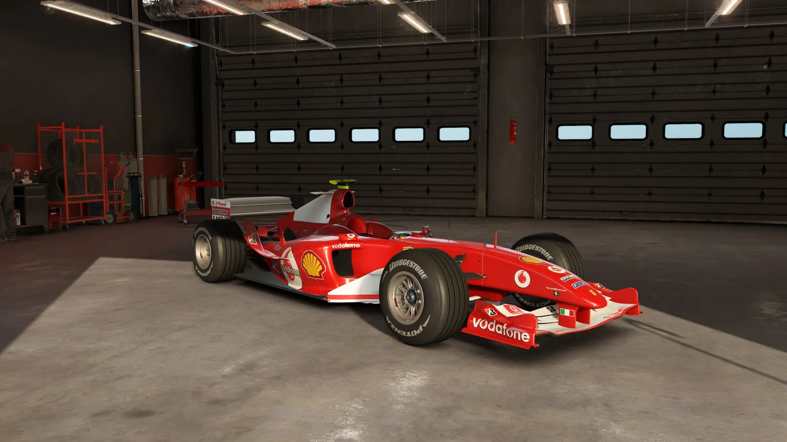 차고에 선 페라리 F2004