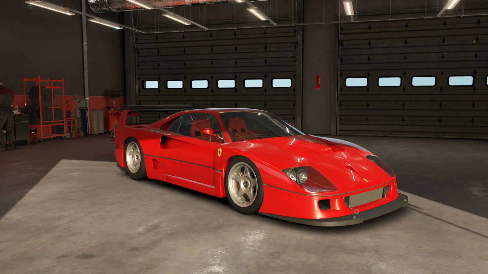 차고에 선 페라리 F40 LM