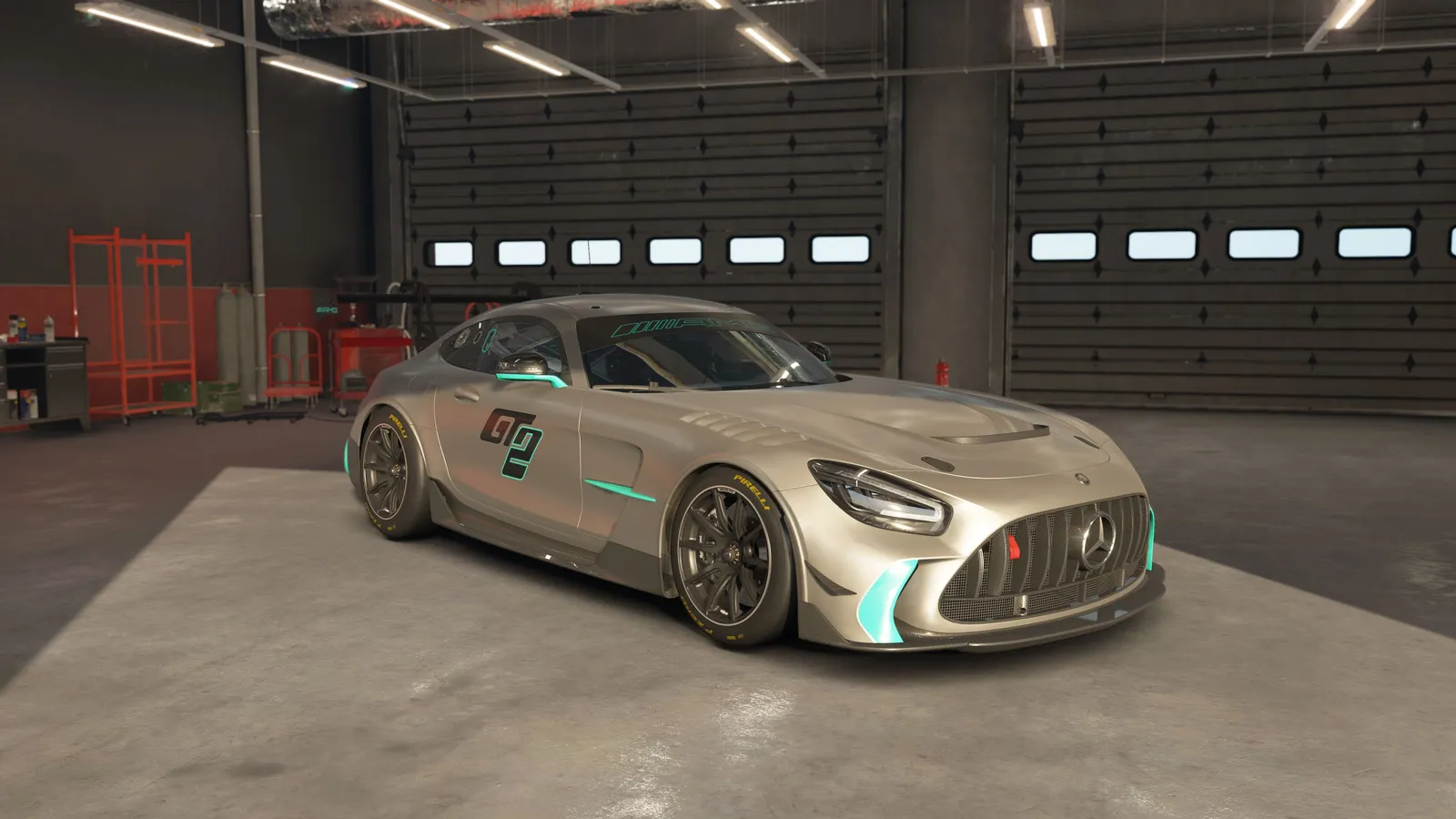 차고에 선 메르세데스-AMG GT2