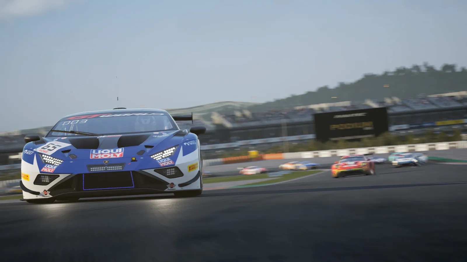 코너를 빠져나오는 람보르기니 우라칸 GT3 EVO2