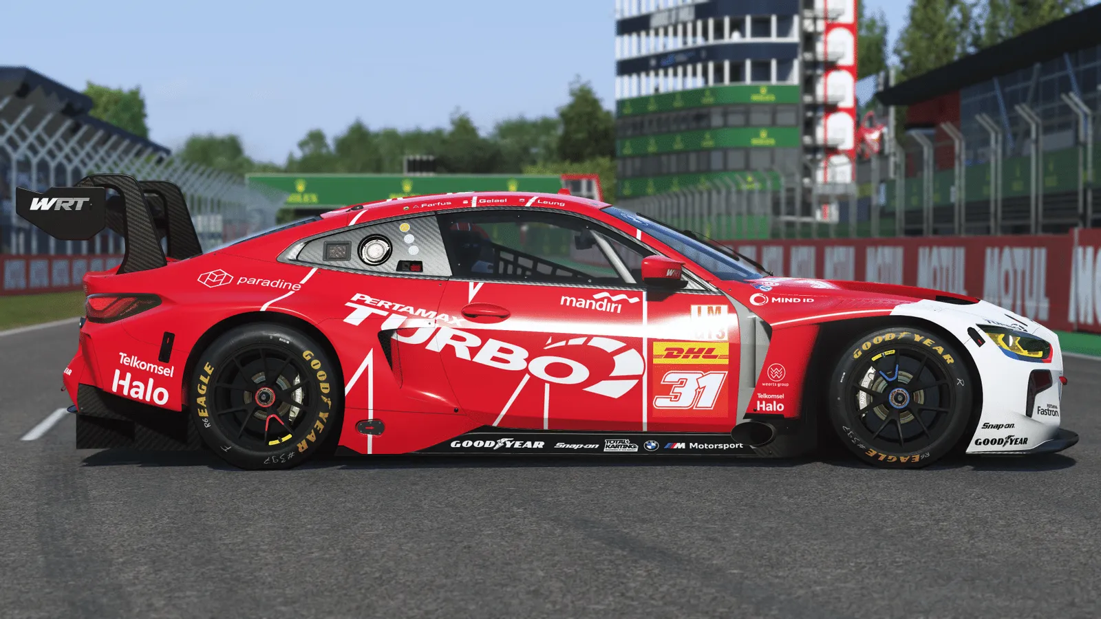 옆에서 본 WRT 의 BMW M4 LMGT3 #31